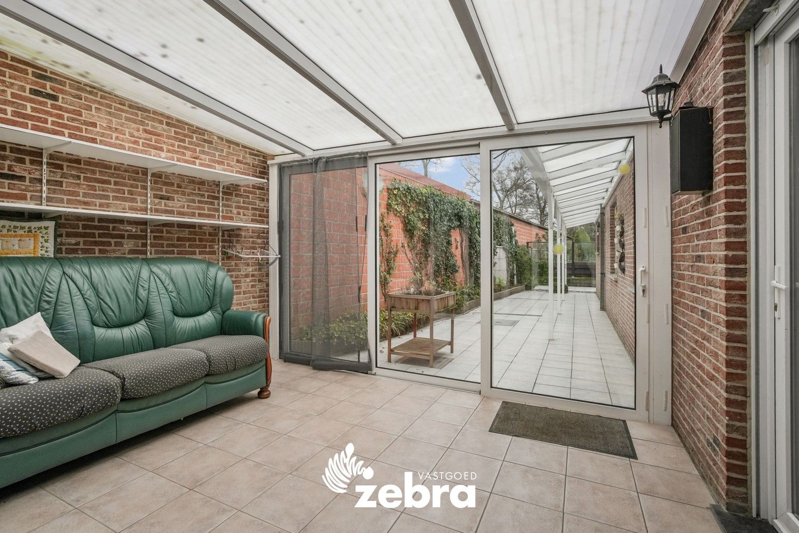 Ruime gezinswoning met 4 slaapkamers, tuin en garage in hartje Tielt foto 8