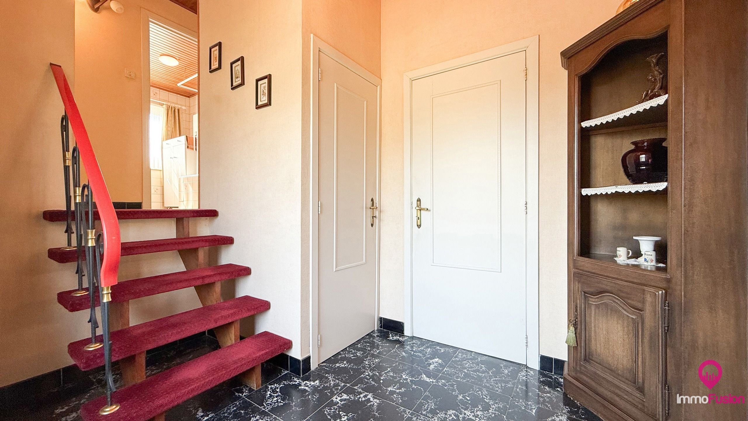 Woning met 3 slaapkamers, inpandige garage en grote tuin! foto 6