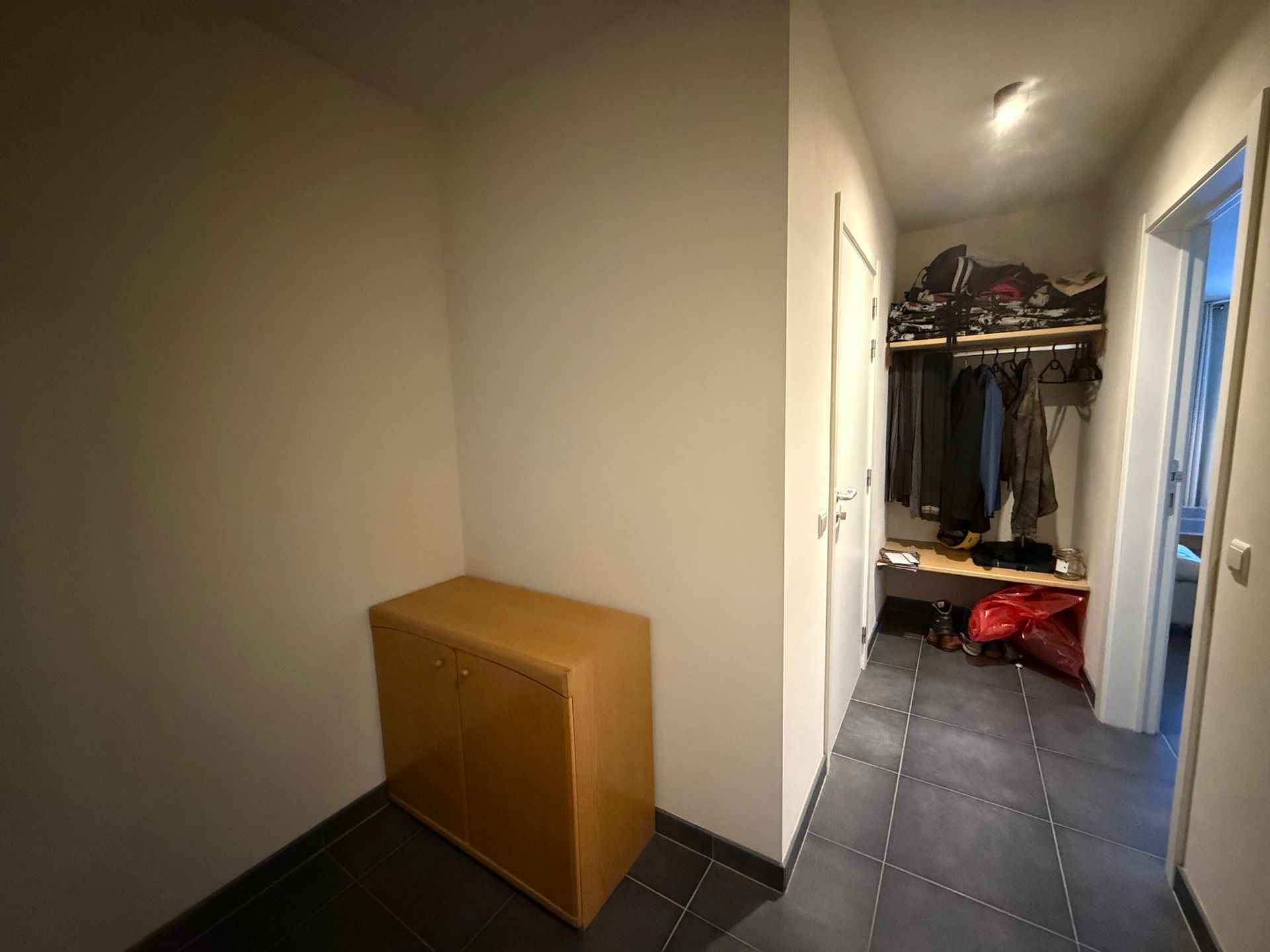 ERONDEGEM - Ruim, energiezuinig appartement met garage. foto 13