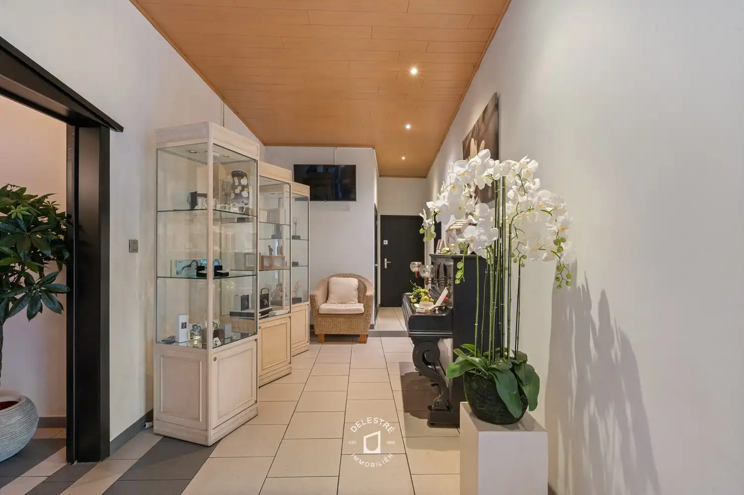 Multifunctioneel gebouw te koop op commerciële topligging te Onkerzele foto 15