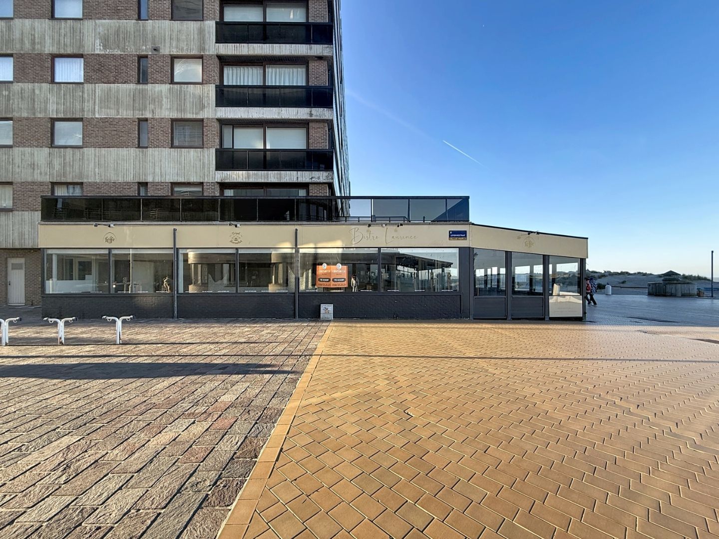 Ruim handelspand op topligging aan de Zeedijk foto {{pictureIndex}}