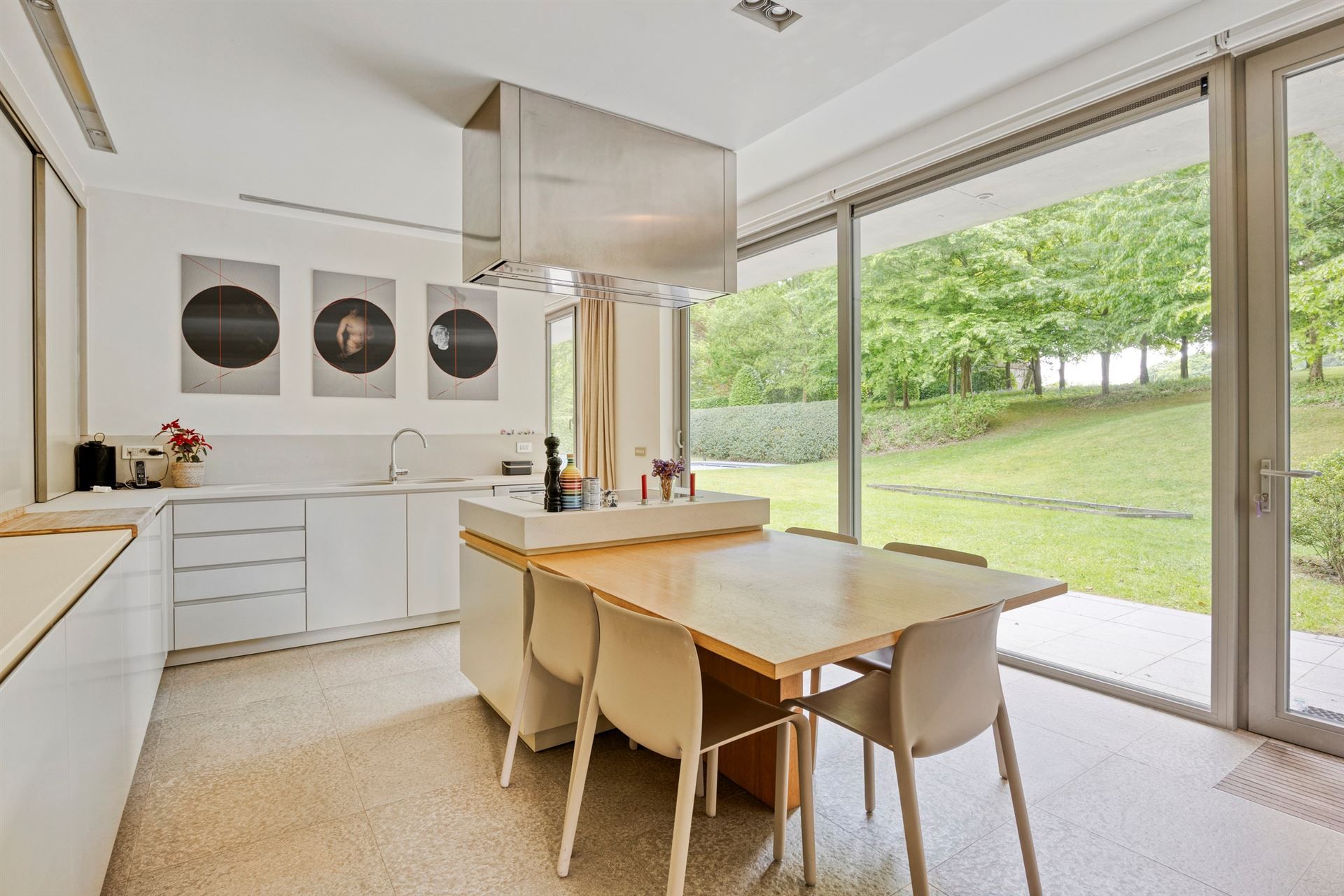 Prachtige moderne villa op ruim perceel foto 16
