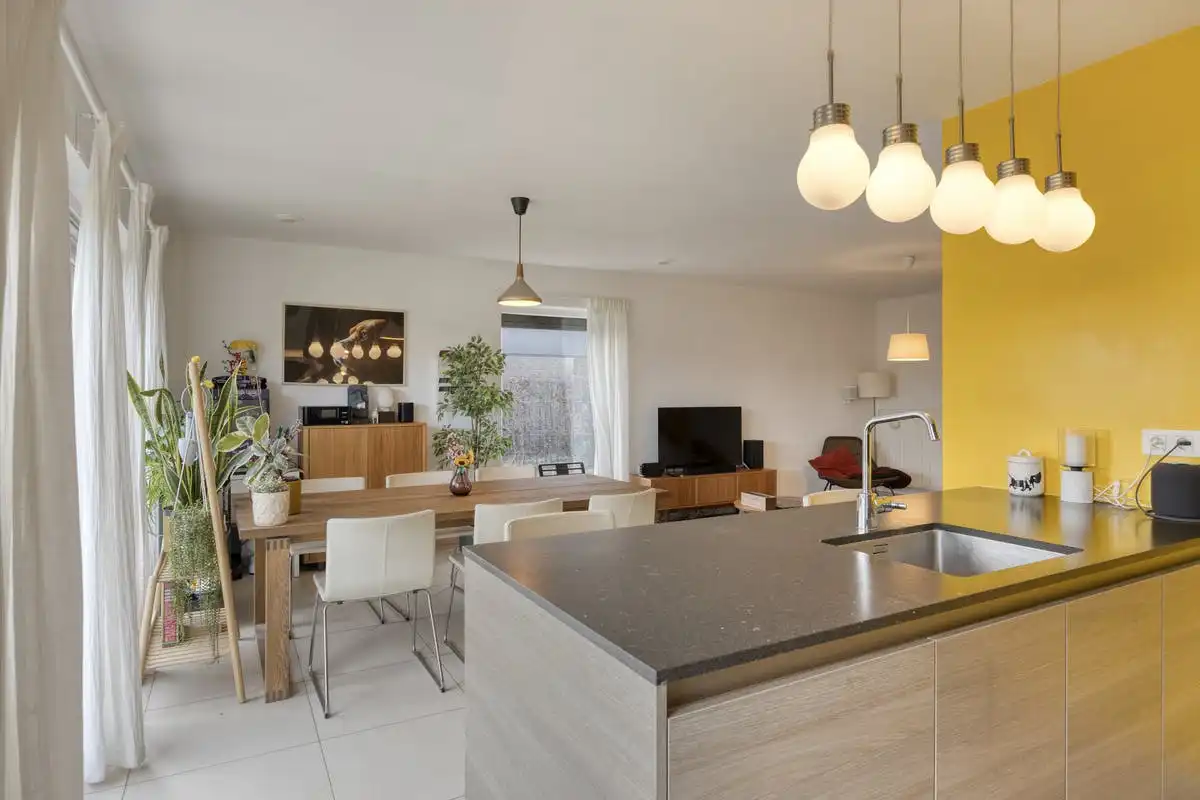 Moderne halfopen woning met 3 slaapkamers te Koop in Evergem foto 4