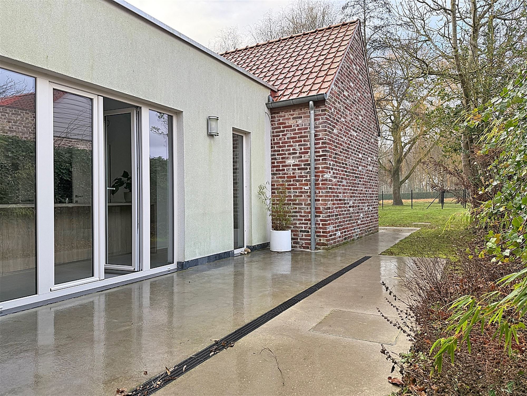 Instapklare charmante DORPSWONING met 3 slpks, 2 badks en tuin foto 11