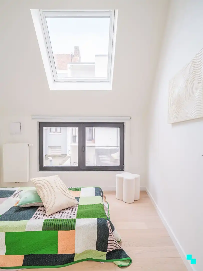 Gerenoveerd appartement met 2 slaapkamers en koer nabij Gent Dampoort foto 12