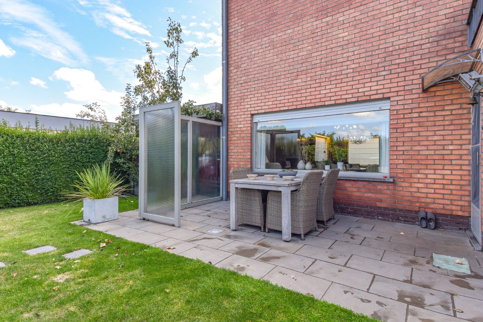 Ruime gezinswoning met 4 slaapkamers, tuin en garage foto 16