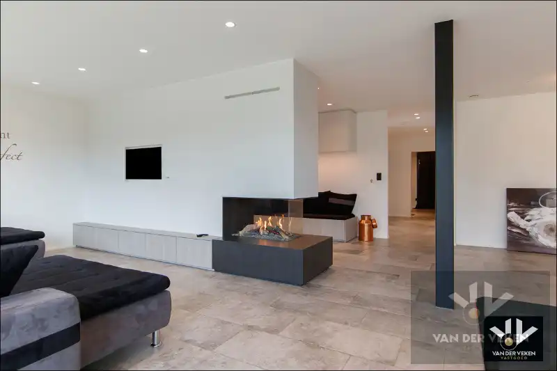 LUXUEUS AFGEWERKT GVL APP MET RIANTE TUIN EN TERRAS foto 4