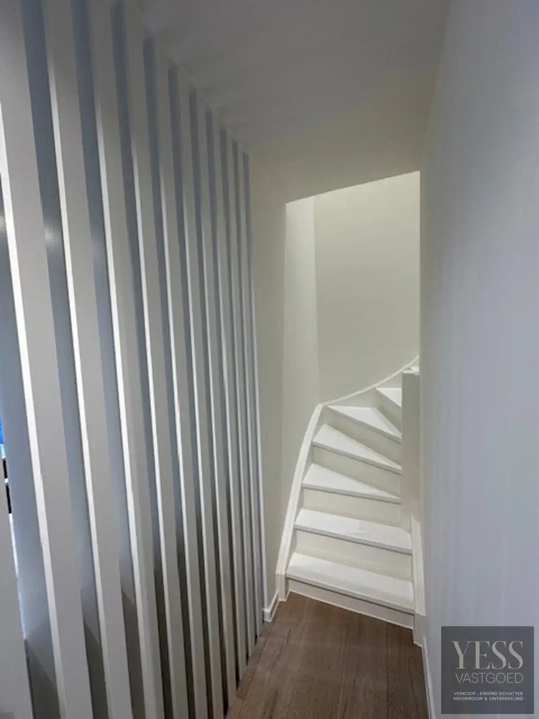 Stijlvol gerenoveerd appartement op een zucht van de zee! foto 12