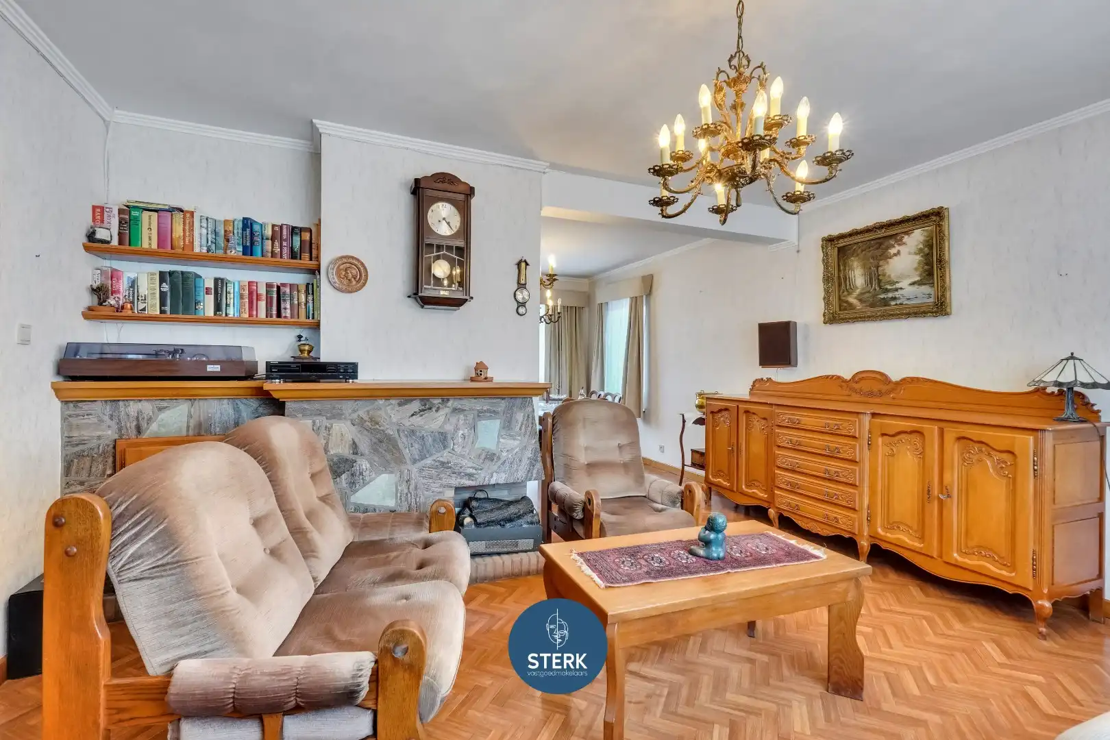 OP TE KNAPPEN GEZINSWONING OP EEN TOPLOCATIE IN CENTRUM LANAKEN !  foto 6