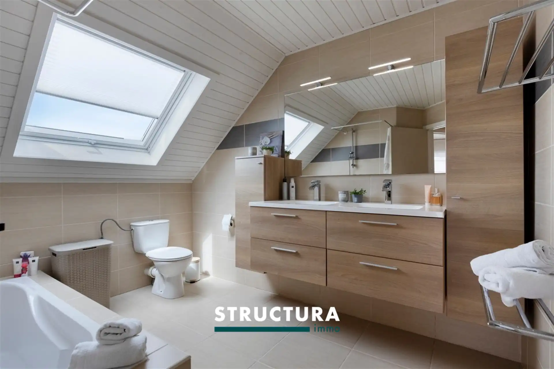 Instapklare gezinswoning met 5 slaapkamers, zonnige tuin en 24 zonnepanelen foto 22