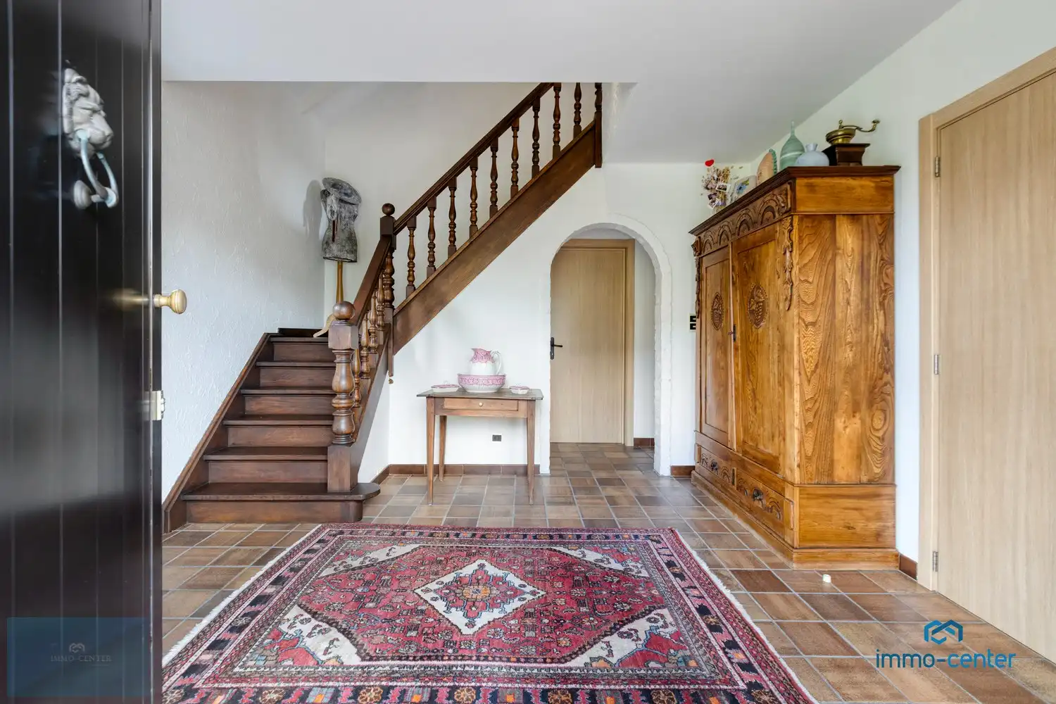 Instapklare vrijstaande woning met 4 slaapkamers en prachtige tuin foto 4