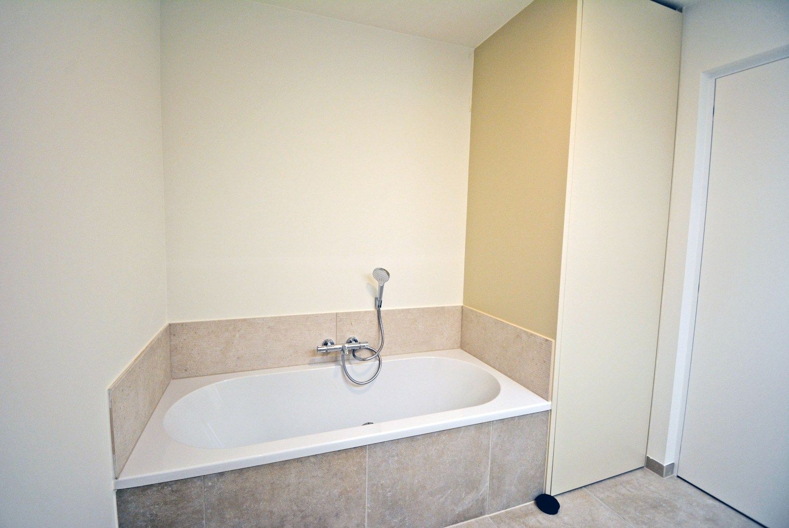 Moderne en energiezuinige nieuwbouwwoning in Koolkerke. foto 16