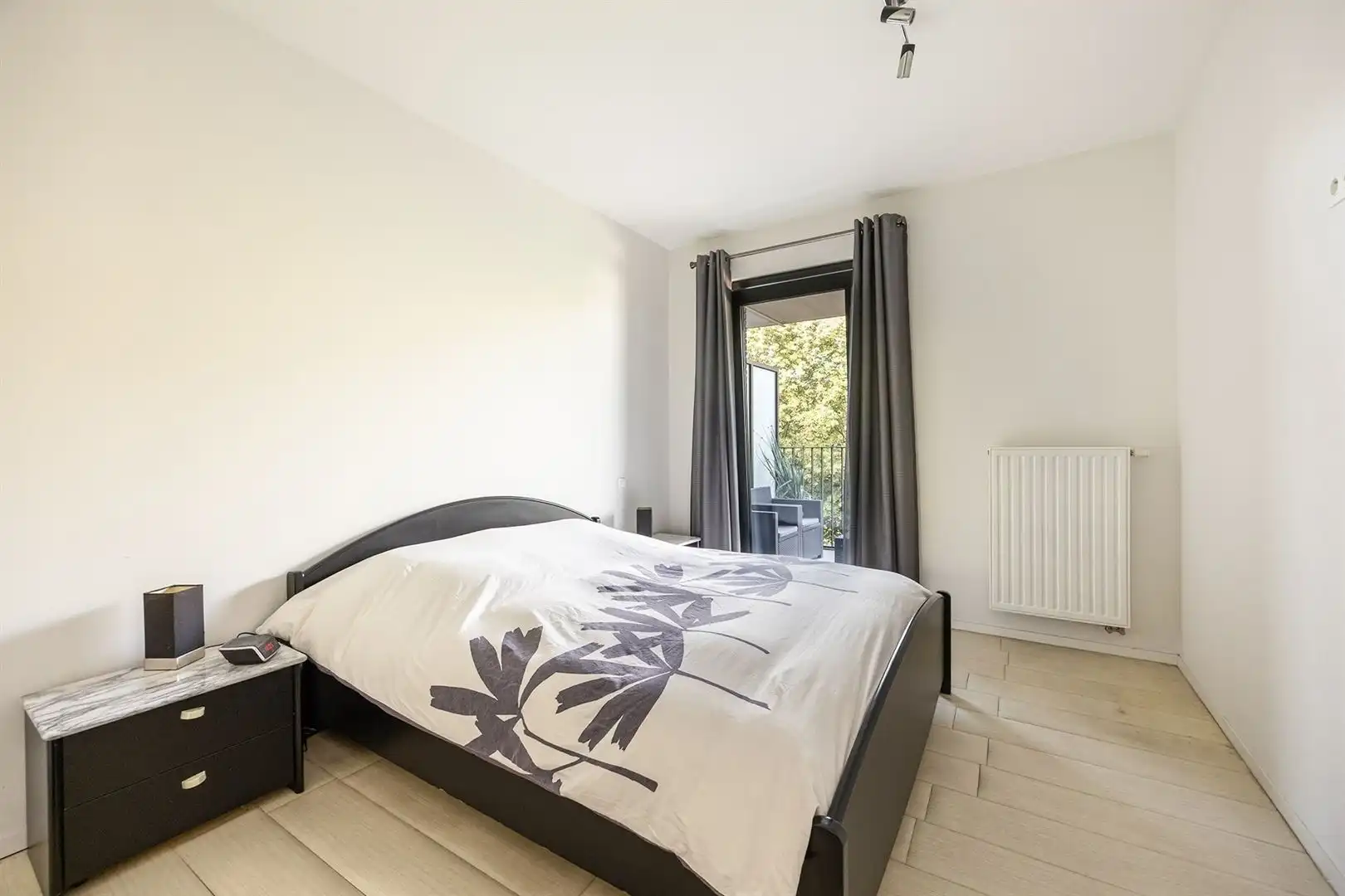 Lichtrijk appartement met groenzicht, parking en groot terras foto 15