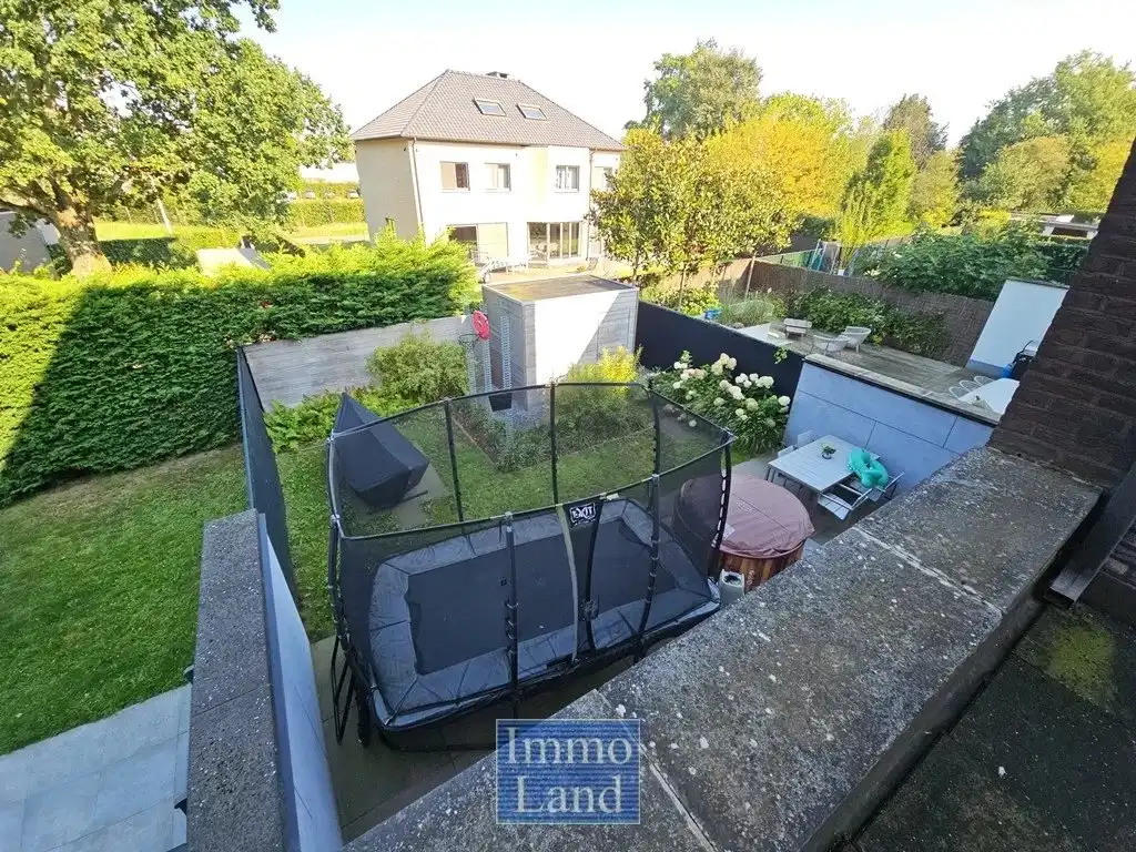 Zeer energiezuinige rustig gelegen woning, binnen de grote ring van Hasselt. foto 24