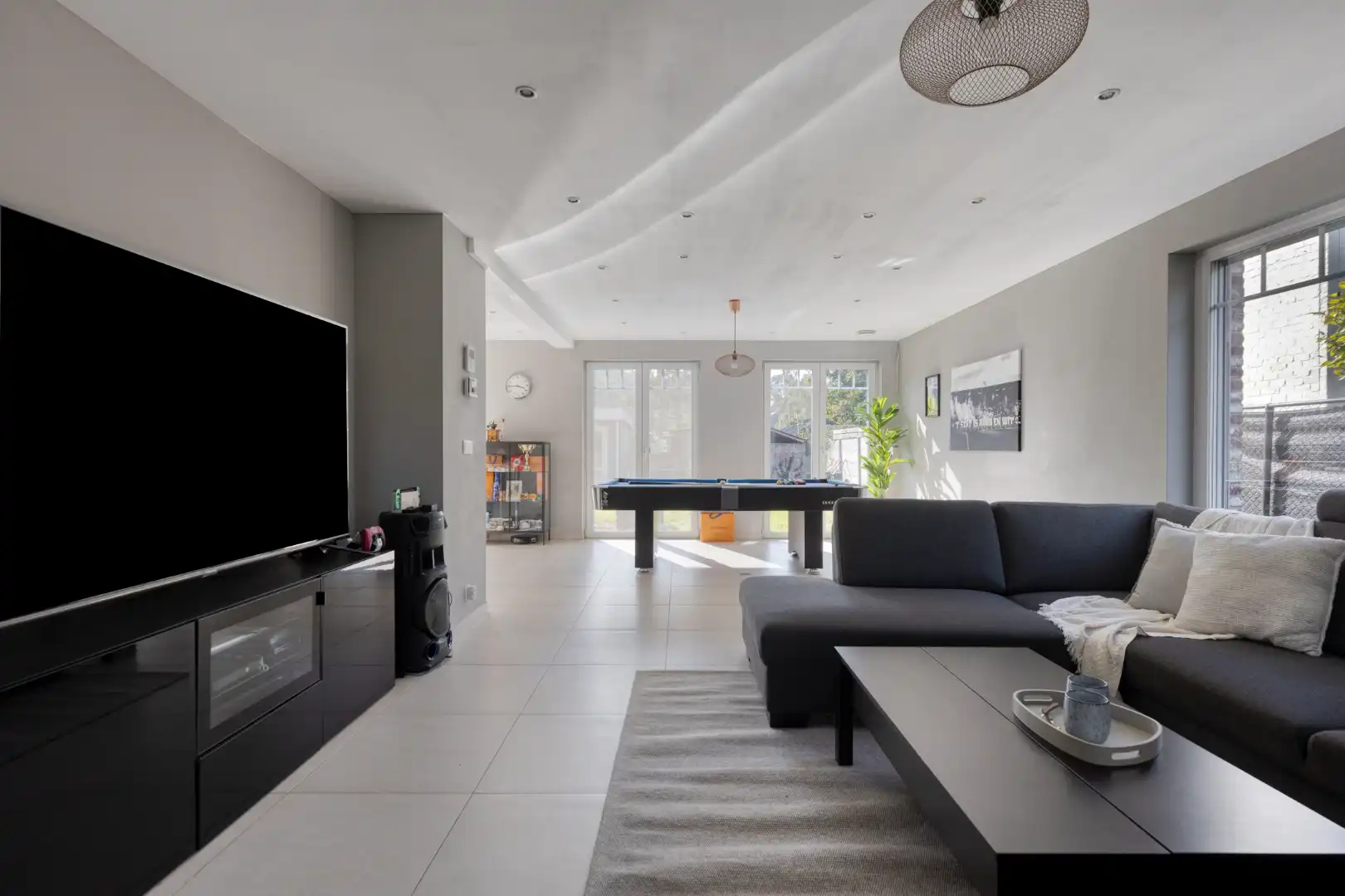 Vrijstaande woning van 2015 met 3 slaapkamers, volledige kelder en zuidgerichte tuin in Schilde. foto 6