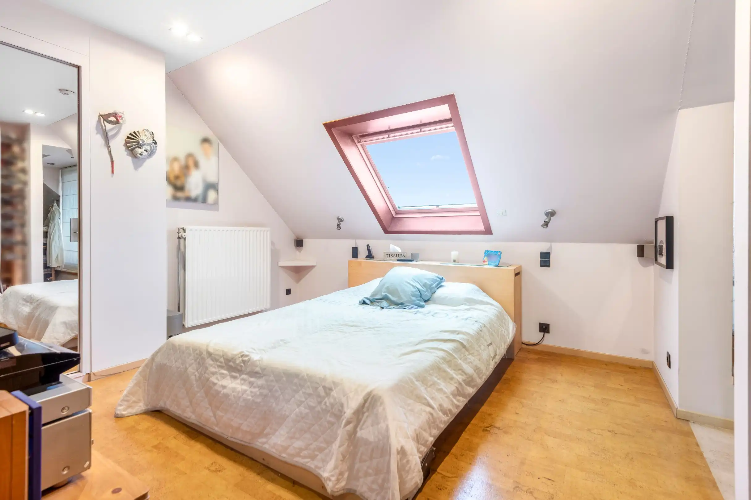 Ruime Bel-étage woning gelegen in het centrum van Knokke met garage/loods van 135m² foto 12