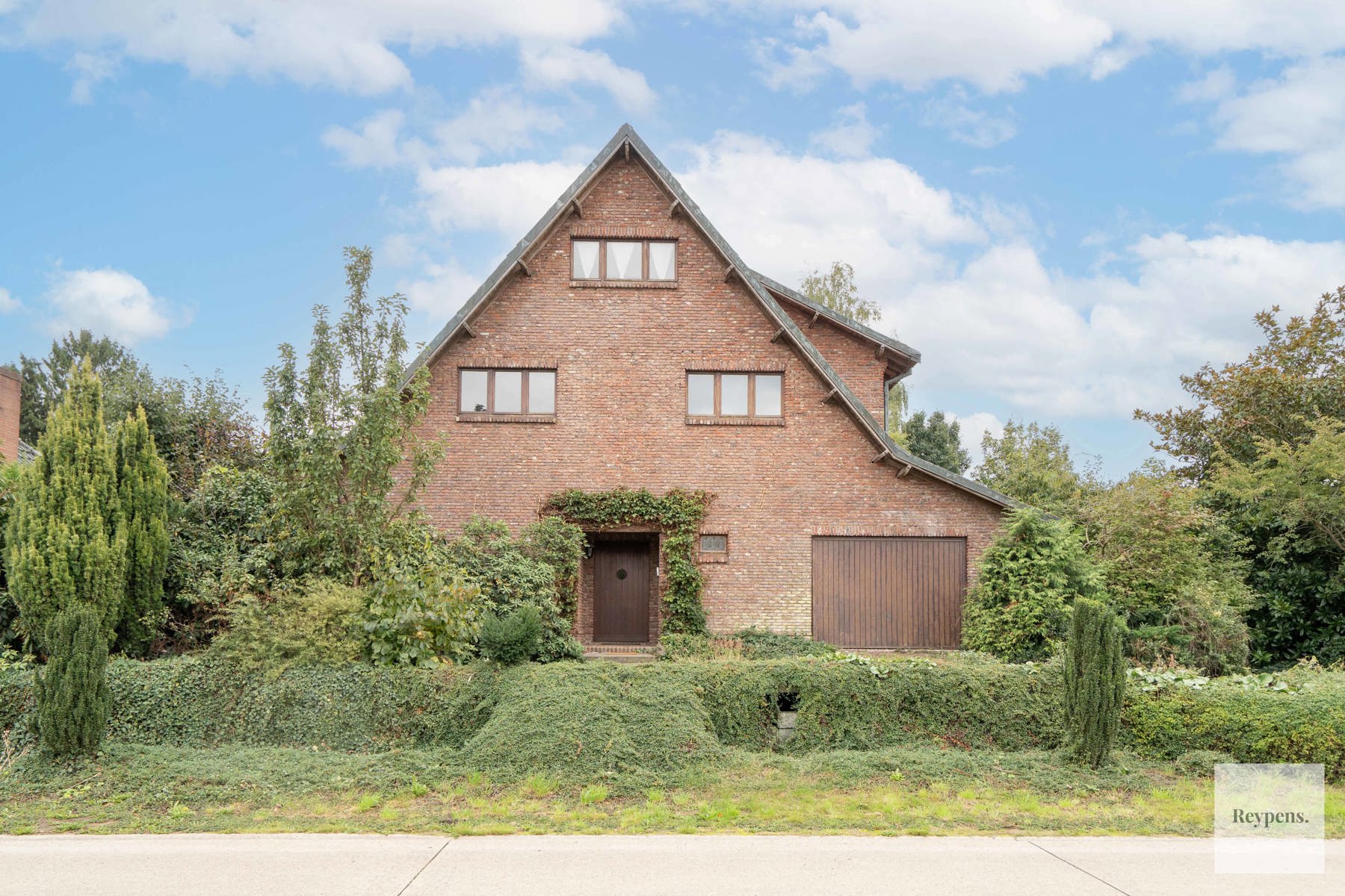 Prachtige landelijke stijlvilla met grote parktuin foto 2