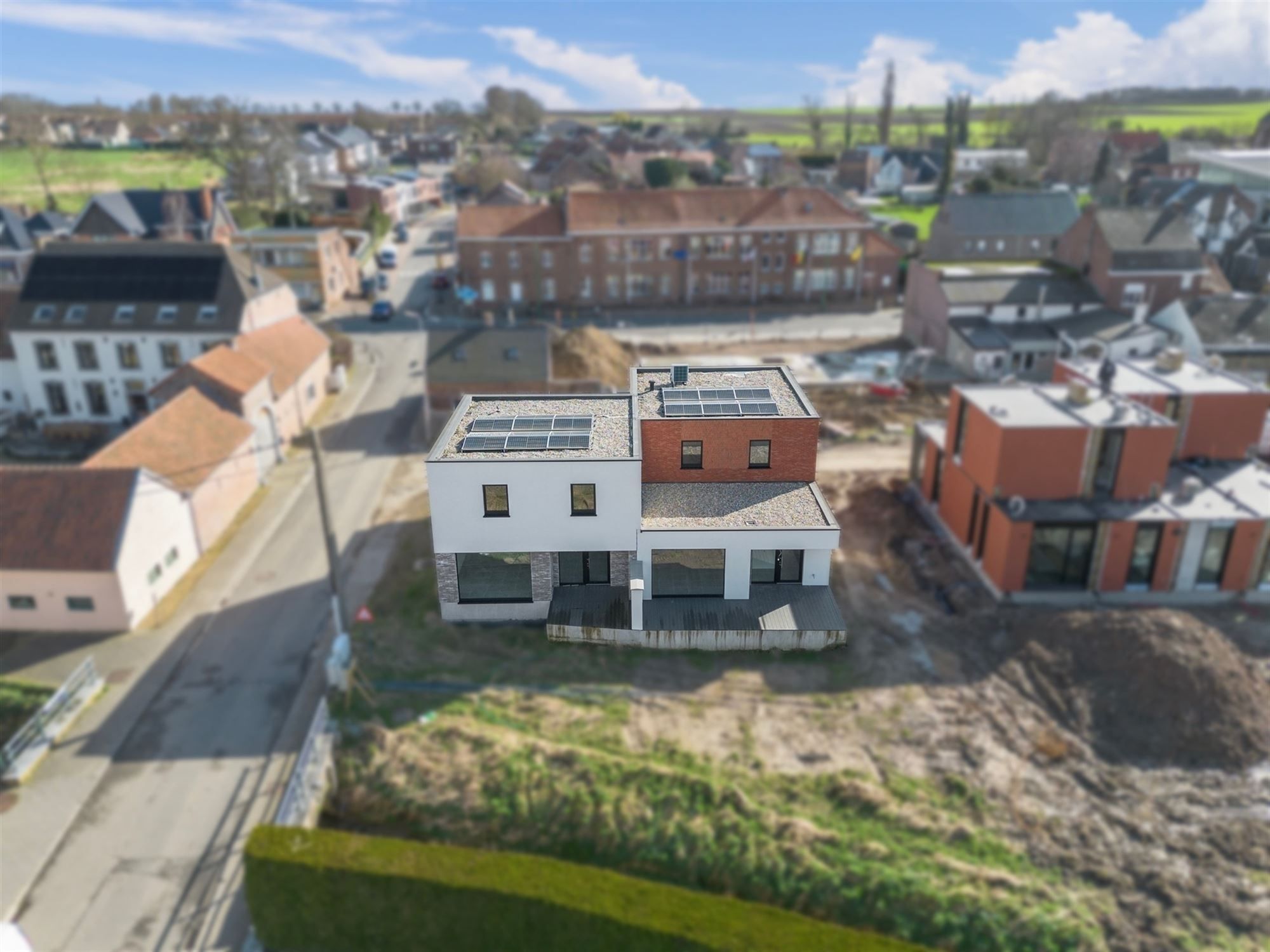 KNAPPE NIEUWBOUWWONING IN MODERNE STIJL IN HET LANDELIJKE GINGELOM  foto 3