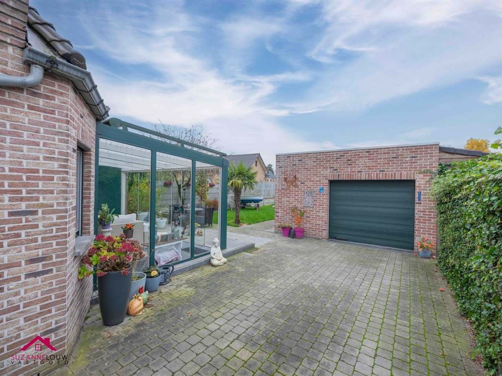 Vrijstaande woning in hedendaagse stijl foto 4