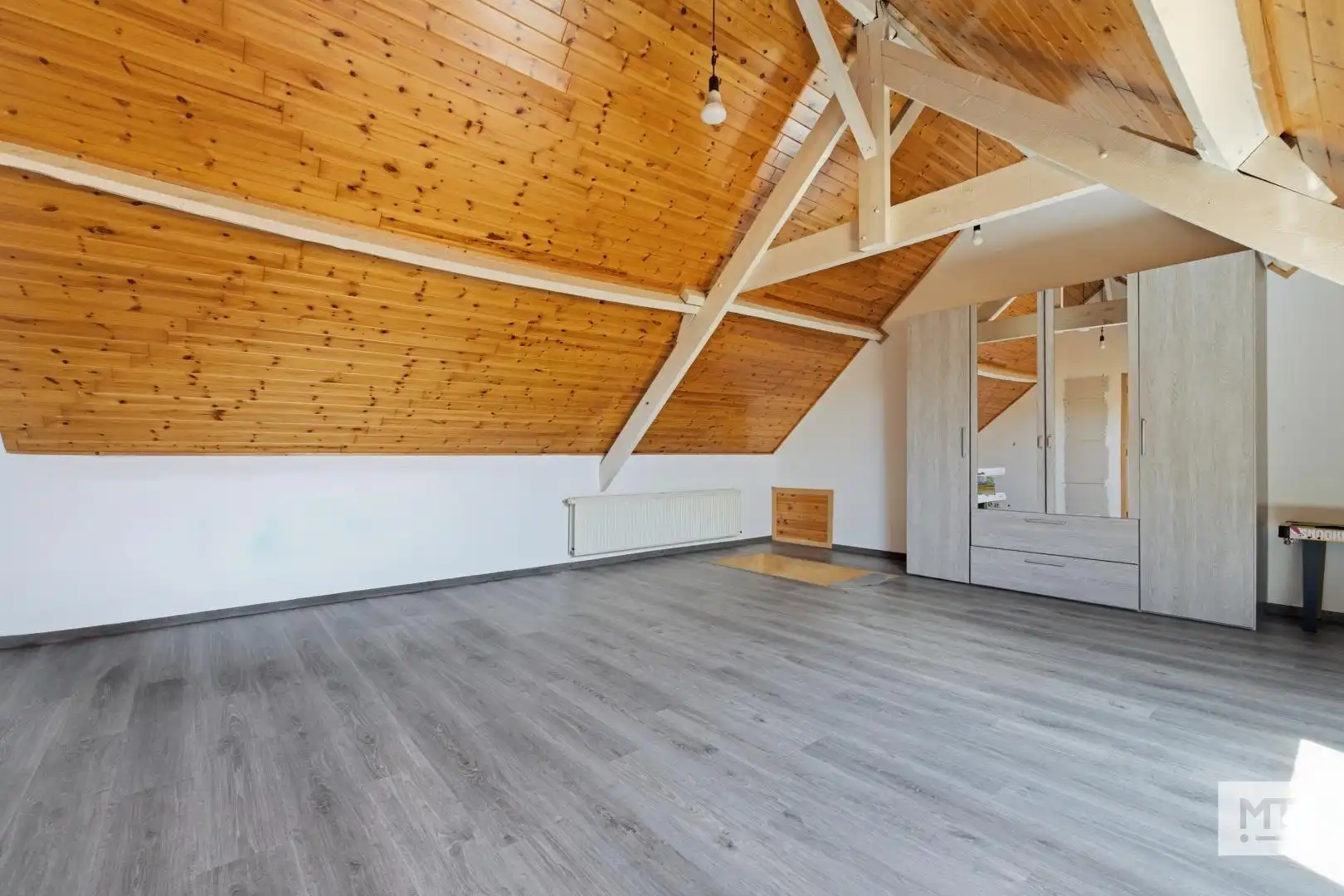 Ruime, instapklare woning met loods in het centrum van Wervik foto 27