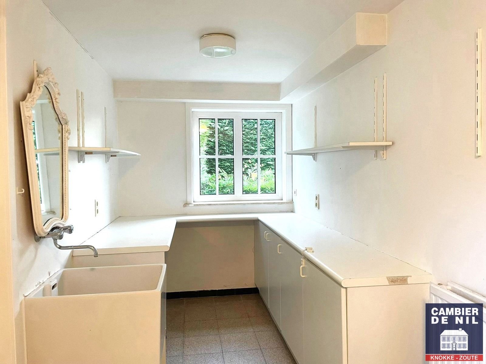 Ruime vrijstaande villa, in residentiële wijk in Knokke-Heist foto 10