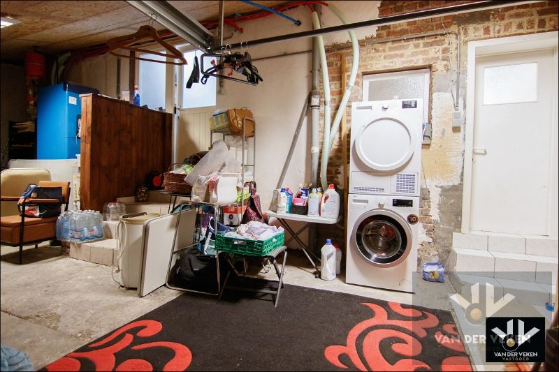 RUIME, GOED ONDERHOUDEN WONING MET 3 SLPK NABIJ TONGEREN-CENTRUM foto 14