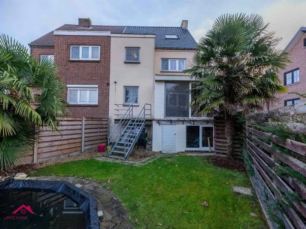 Gezellige en instapklare, half vrijstaande woning met veranda foto 4