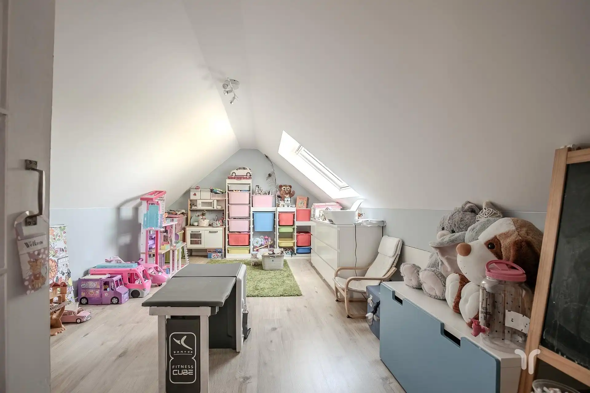 Zeer verzorgde, instapklare, volledig gerenoveerde open bebouwing met 5 slaapkamers. foto 17