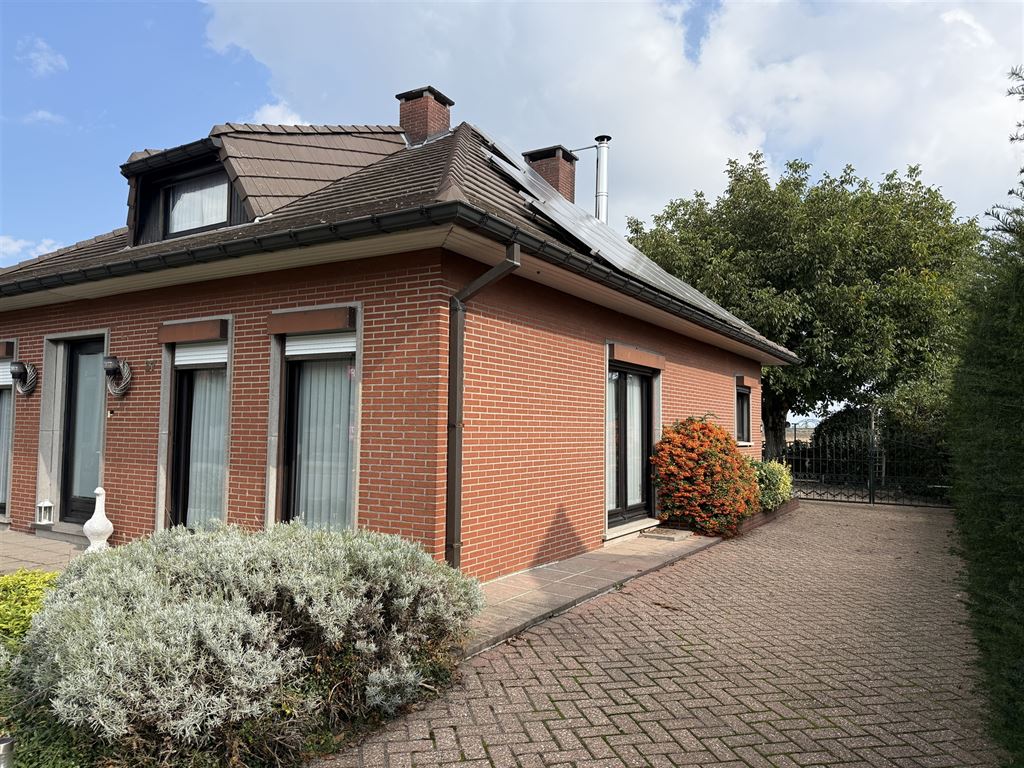 Vrijstaande gezinswoning foto 3