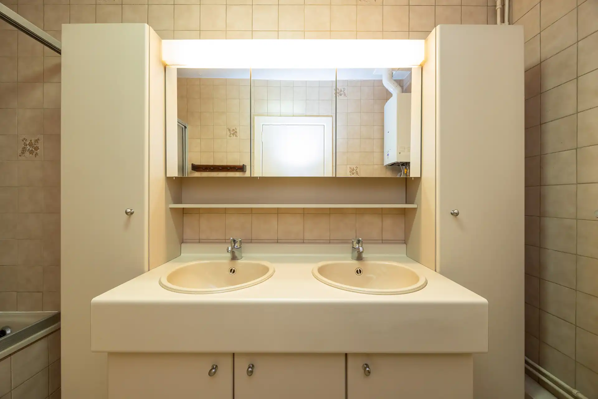 Perfect onderhouden woning: 3 slaapkamers, garage & ZW-tuin. foto 12