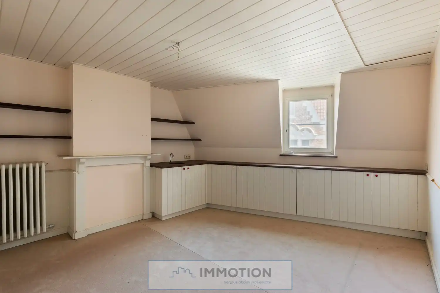 Charmante te renoveren burgerwoning te koop in Kortrijk foto 11