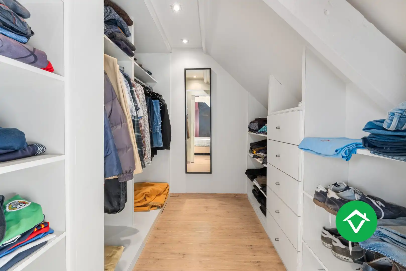 Instapklare woning met 4 slaapkamers en garage te Koekelare foto 29