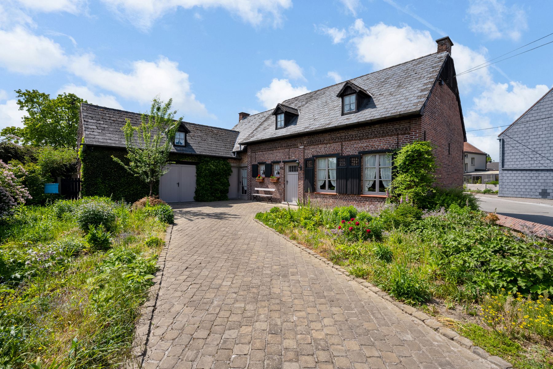 ()=>{if(producerUpdateValueVersion(node),producerAccessed(node),node.value===ERRORED)throw node.error;return node.value} Leeuwergemstraat 51 - 9620 Zottegem