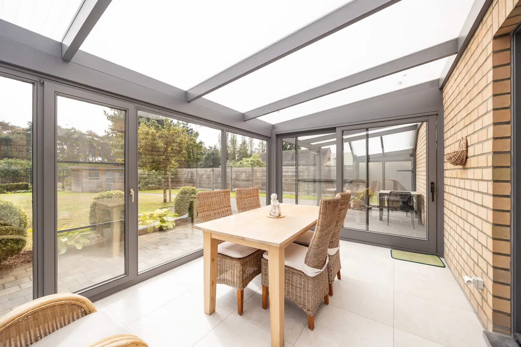 Laagbouwwoning met 3 slaapkamers, veranda, garage, zolder en prachtig open zicht in Wuustwezel. foto 9