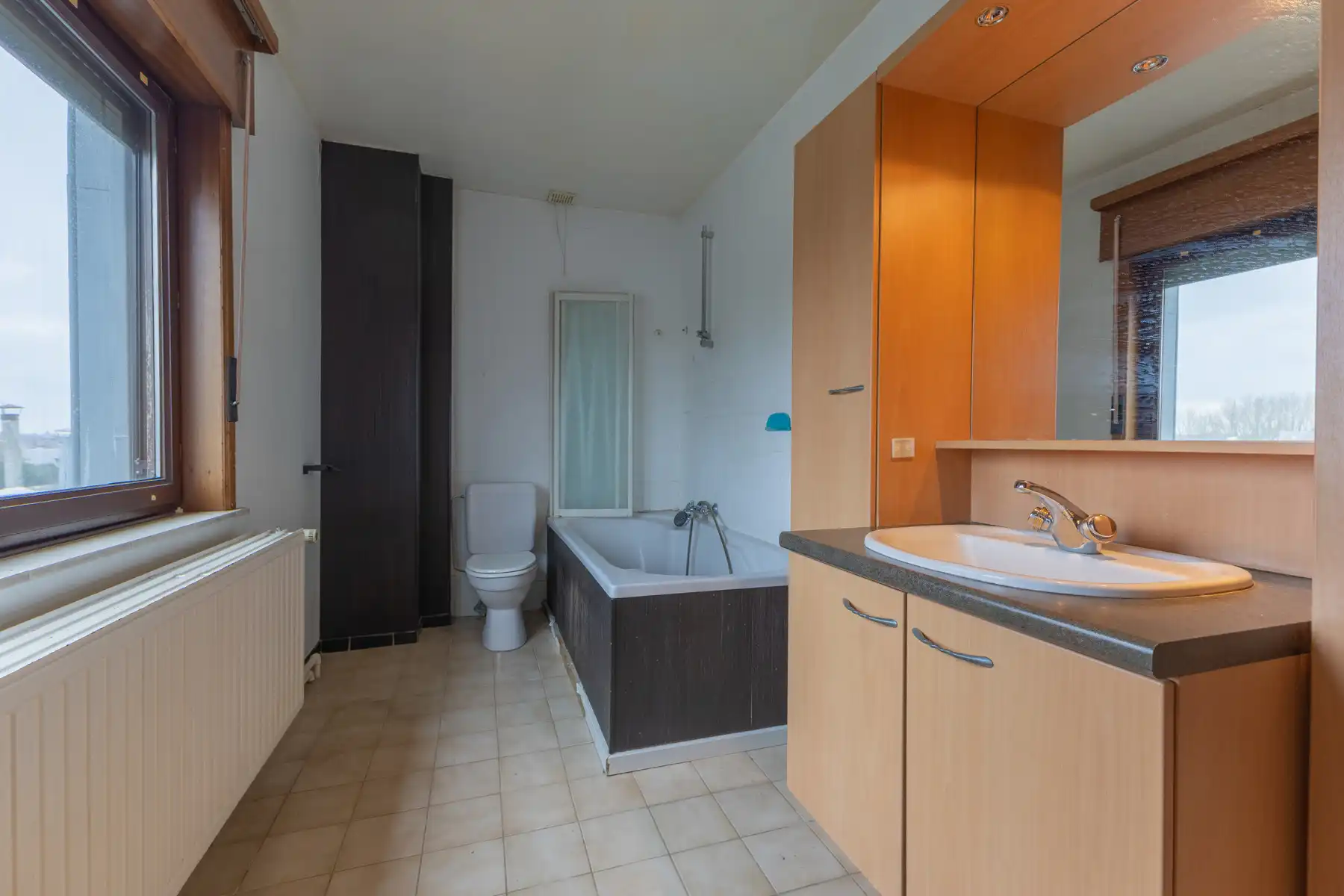 Ruime en gunstig gelegen woning met 3 slaapkamers en garage foto 19