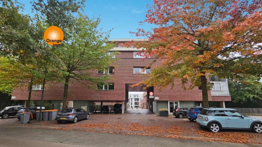 Appartement met 2 slaapkamers en autostaanplaats gelegen op de tweede verdieping in het centrum van Maasmechelen. foto {{pictureIndex}}