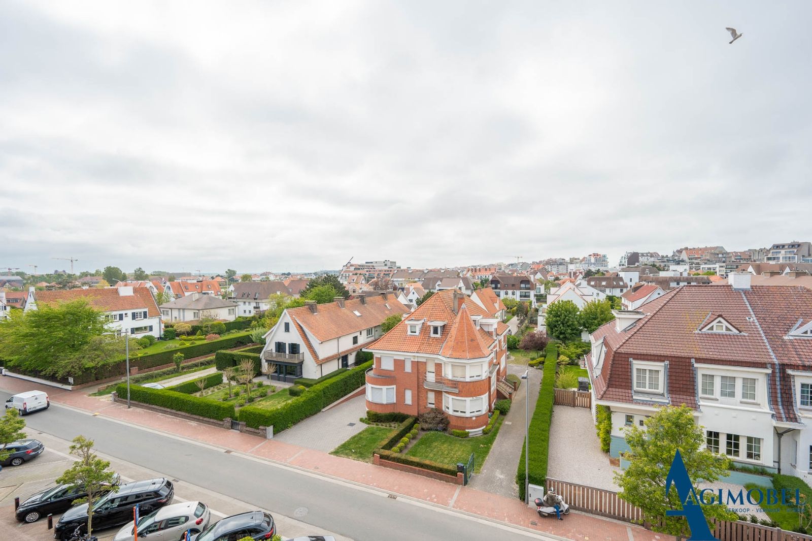 Bijzonder goed gelegen appartement met prachtig open zicht. foto 7