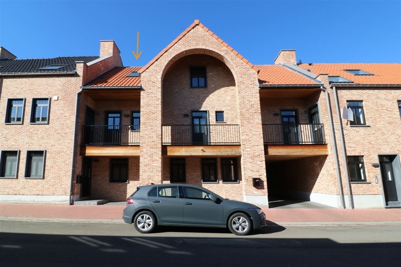 Appartement met 2 slpk., groot terras en autostaanplaats foto 32