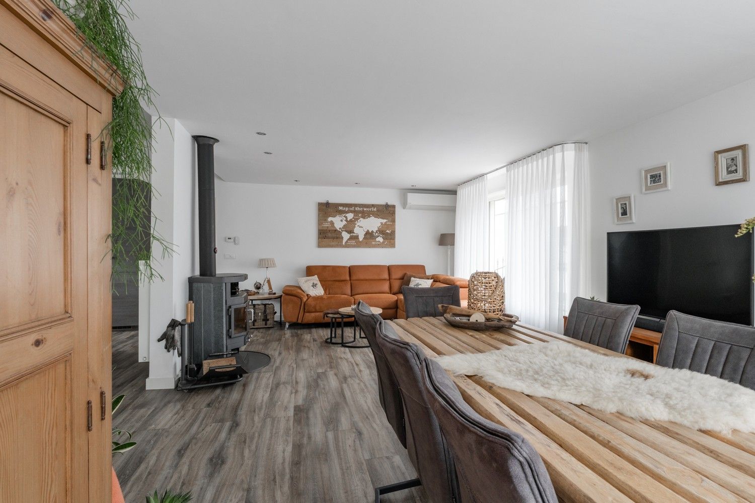 Vrijstaande woning met prachtig uitzicht op weilanden, rustige ligging nabij de Nederlandse grens! foto 12