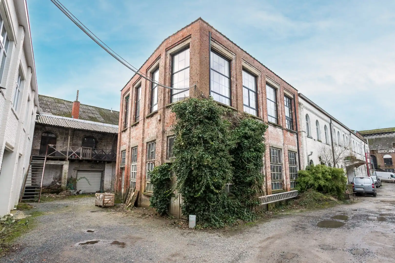 Opbrengsteigendom met gerenoveerde loft (EPC B) en atelier (100m²) naast het station van Braine-le-Comte foto 19