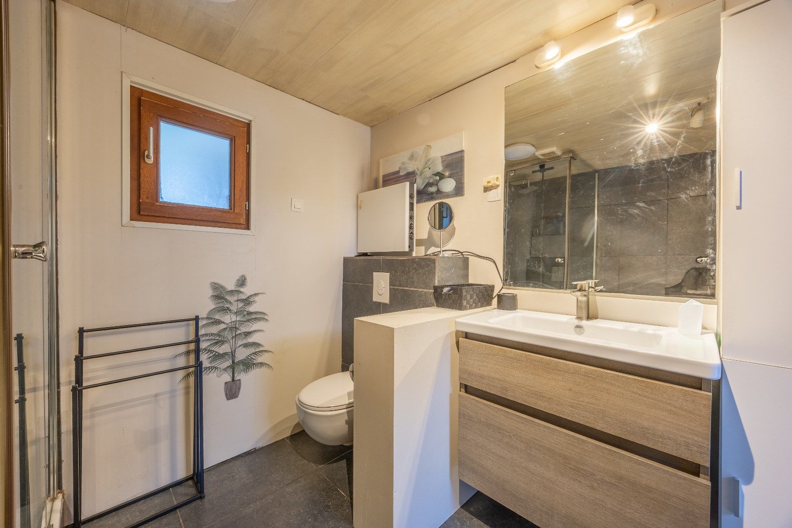 Starterswoning met drie slaapkamers en tuin foto 6