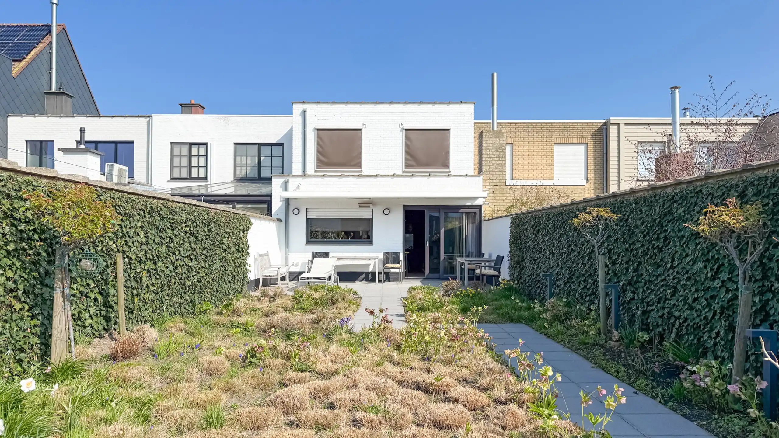 Verzorgde woning met zonnige tuin nabij de Graaf Jansdijk foto 19