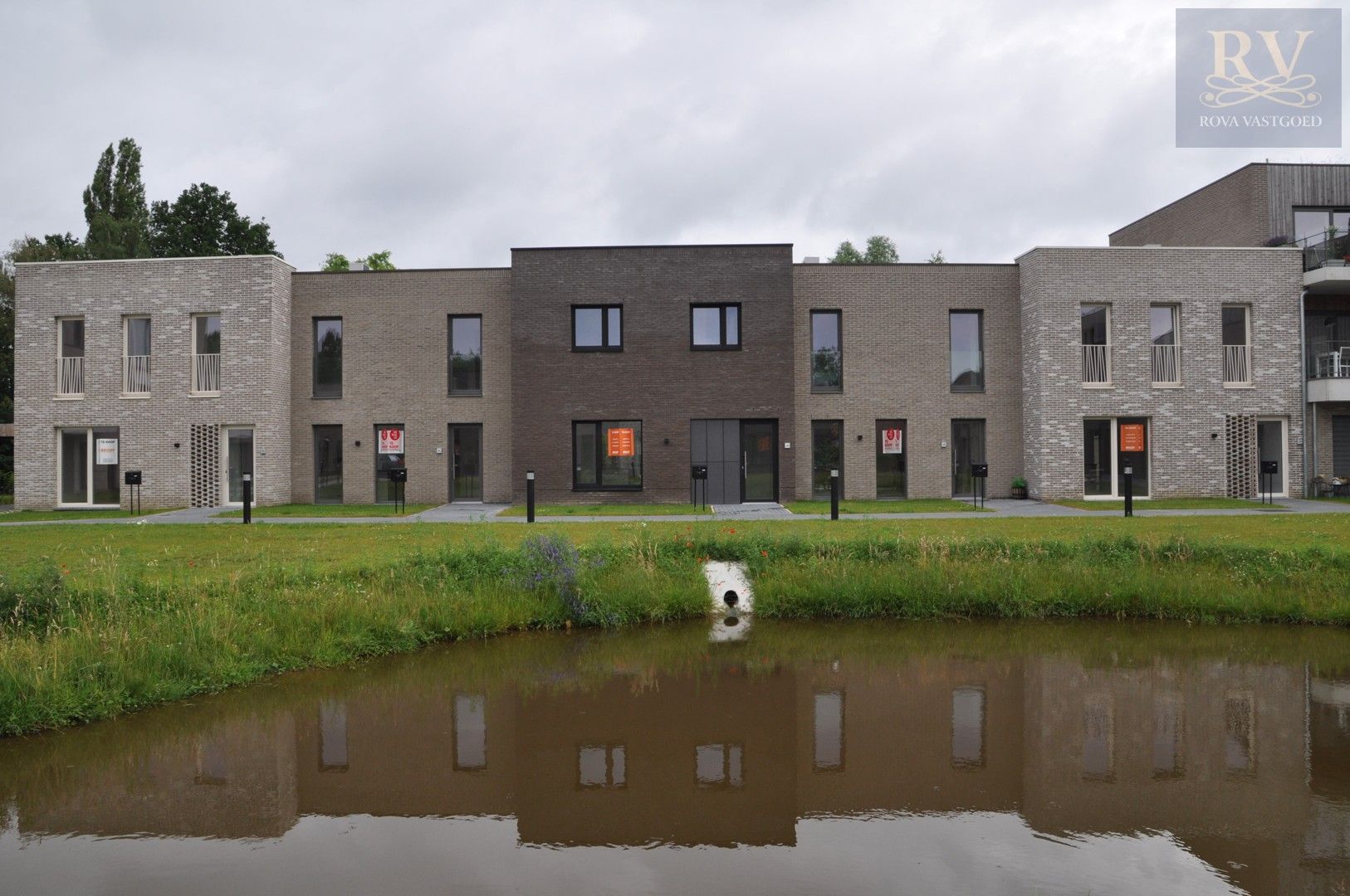 RUIME NIEUWBOUWWONING VAN 169.4 M² MET 3 SLPK'S MET TERRAS EN TUIN IN HASSELT foto 19