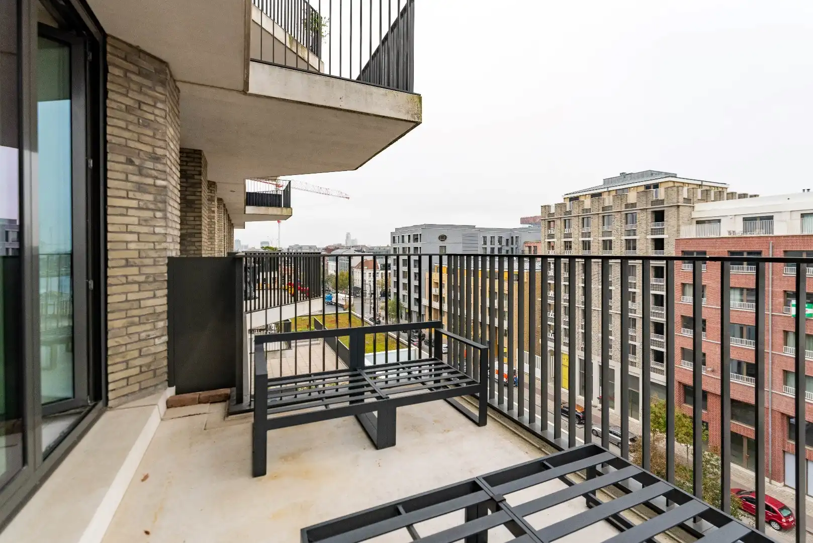 Ruim en stijlvol appartement in de populaire Cadixwijk foto 11