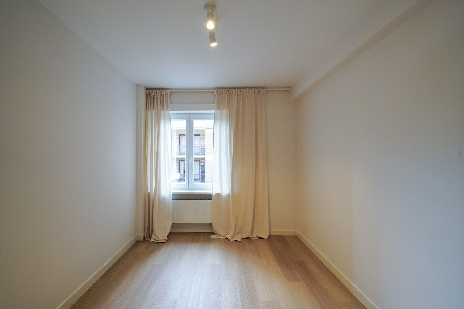 Volledig vernieuwd 3-slaapkamerappartement in hartje Oostende foto 21