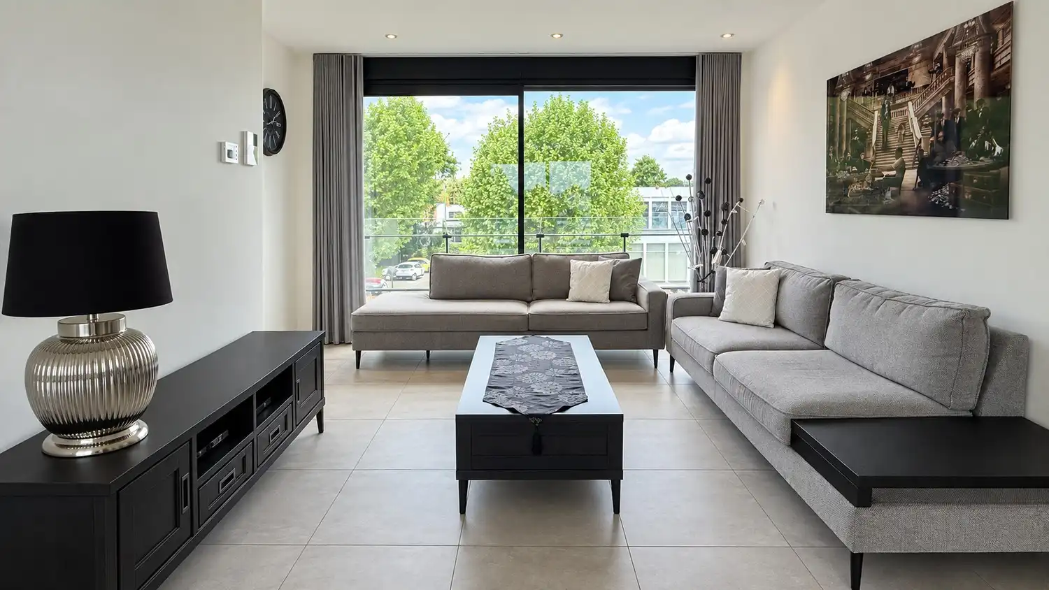 Comfortabel appartement met 2 slaapkamers en ruim terras aan de voor- en achterzijde in Lanaken foto 2