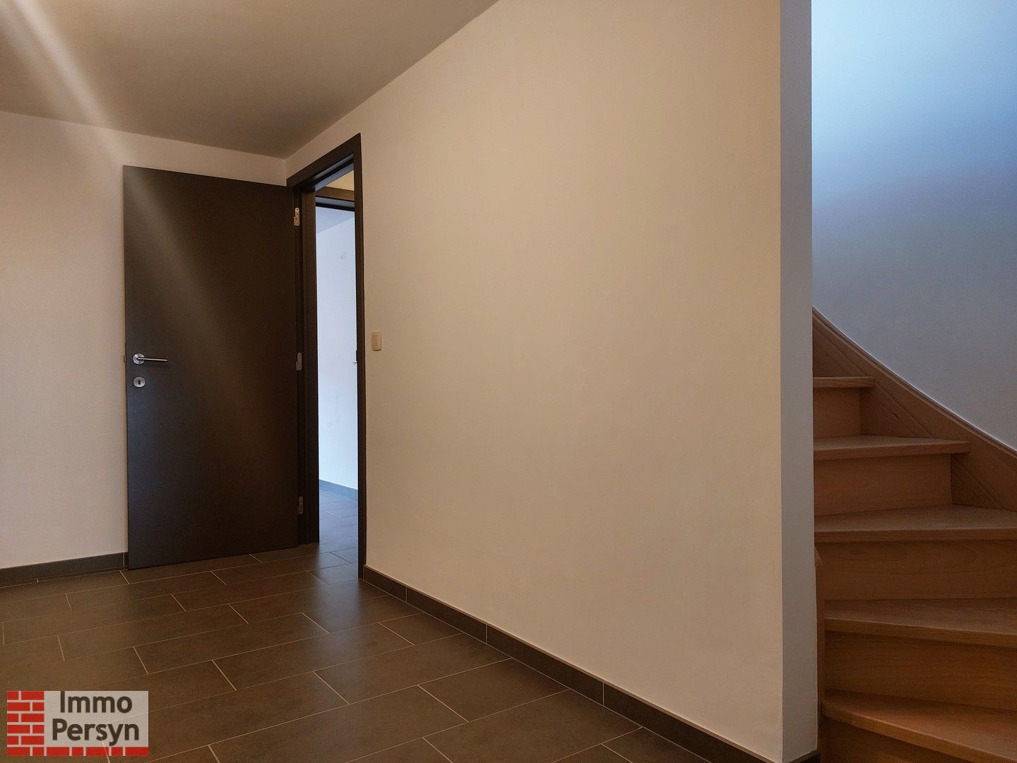 Gezellige rijwoning met kleine stadstuin foto 22