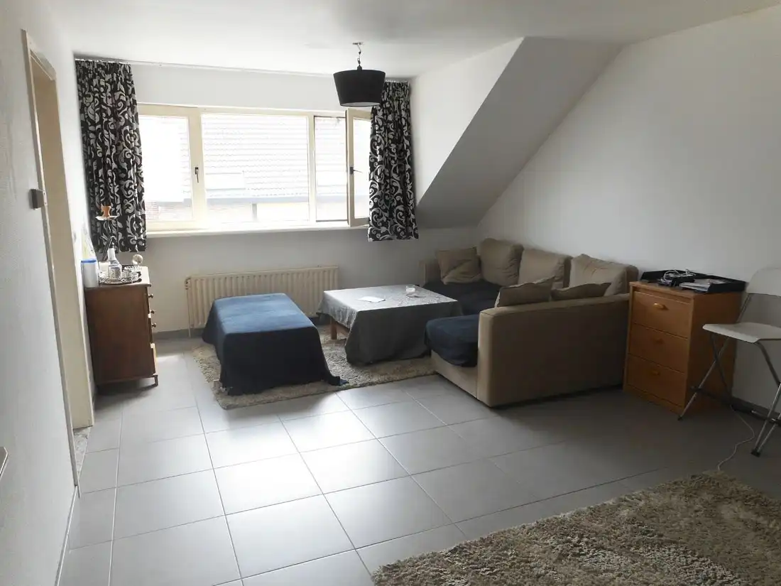 GUNSTIG gelegen appartement te LANAKEN foto 3