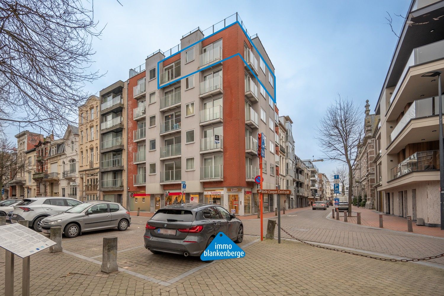 Lichtrijk hoekappartement met open zicht in het centrum van Blankenberge foto {{pictureIndex}}