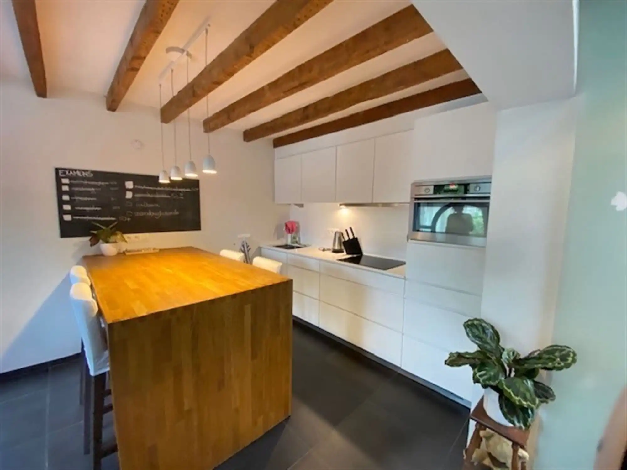 Gemeubeld bijhuis foto 3